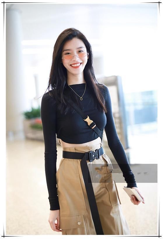 当韩雪和奚梦瑶同穿露脐装，网友：终于见识到什么是真正水蛇腰了