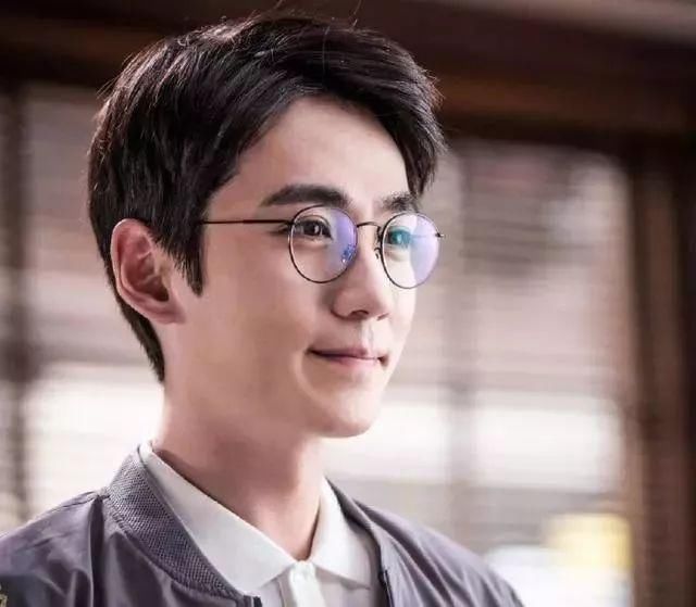 小三女星借假孕骗婚?朱一龙工作室被撕?某女星婚前被打?王思聪也