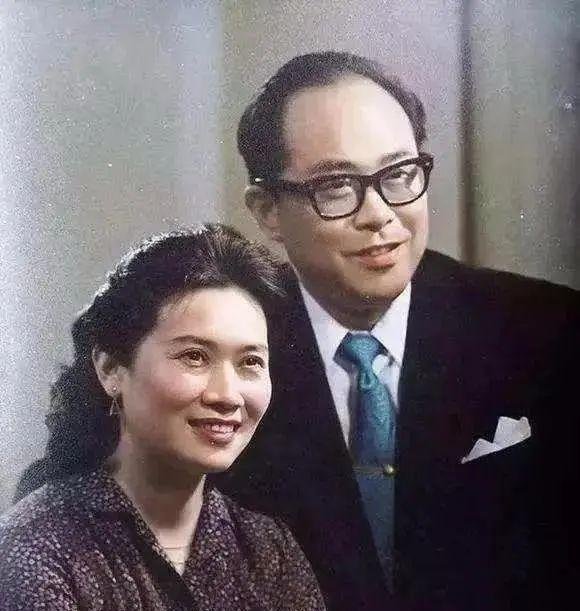  #去世#她红过李谷一，一生演唱800多首歌，丈夫去世，将骨灰放在卧室