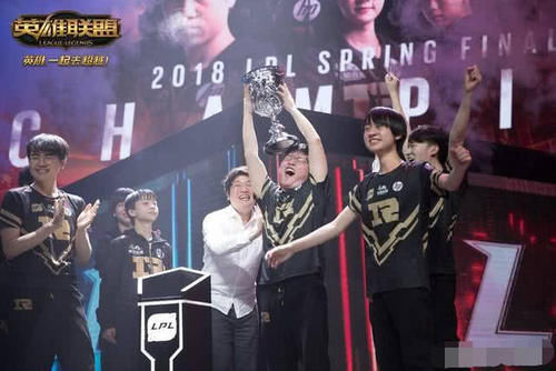  [Uzi]RNG在S赛为何失利？德云色分析出来原因，Uzi说漏嘴，弹幕全在哭
