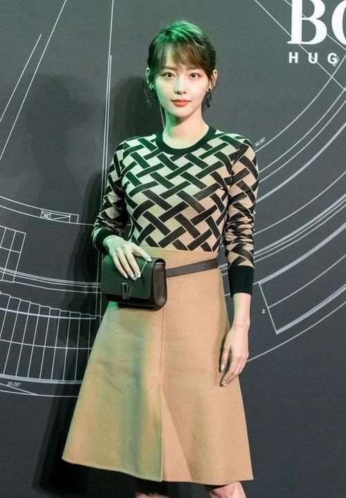 『生图』当41岁刘涛与32岁张嘉倪同场,未精修生图下,美的谁都挑不出毛病