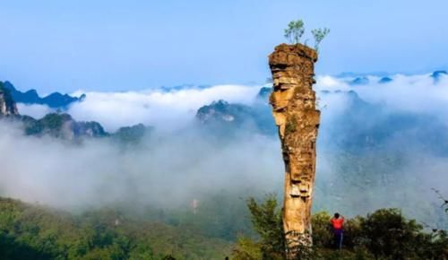西部很受欢迎的省份，拥有丰富的旅游资源，并不是四川和云南