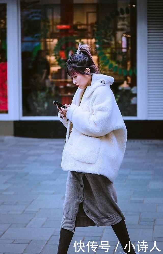  努力：人们还是喜欢随性舒服的穿搭，相信很多人一眼就会爱上这种风格