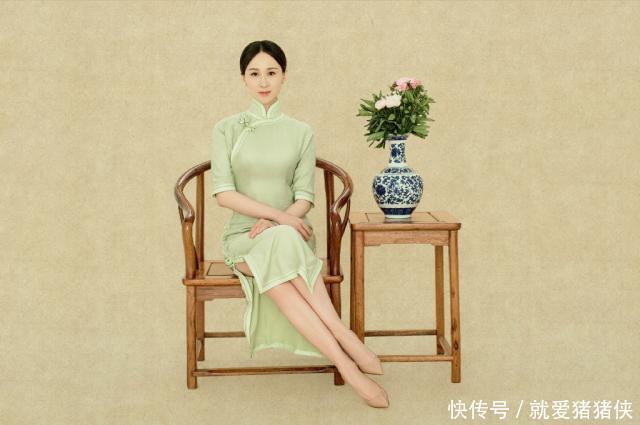 「 贵人」旗袍配貂优雅又奢华,美成了画中人!,“愉贵人”终于高调了一回