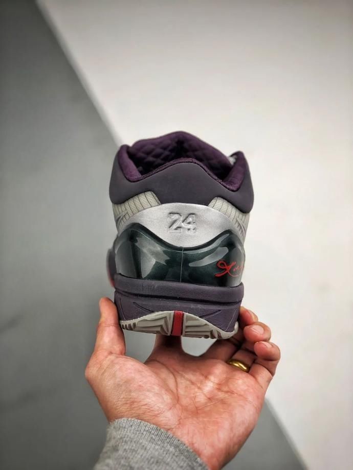  『战靴』科比战靴复刻回归，缅怀一代人心中的传奇！耐克Kobe4代小丑开箱测评