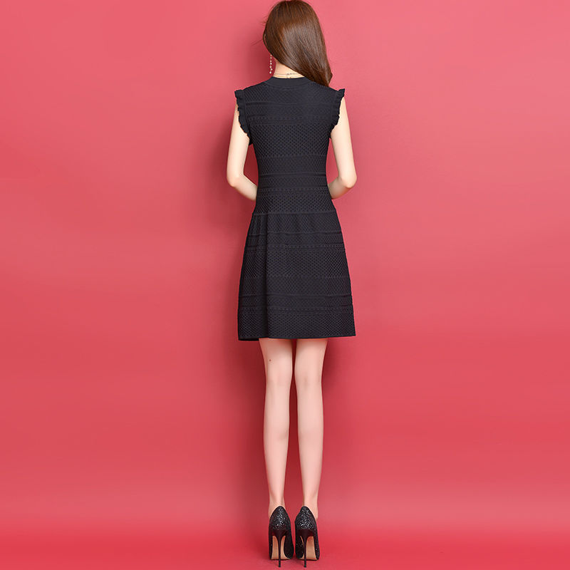 女装商场放大招:薄秋裙，比旗袍洋气多了，尤其30-50岁女人