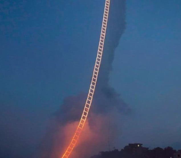 中国最长的天梯烟花，只在空中停留了60秒，却研发了21年