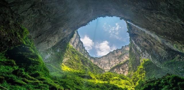 发生了什么？四川宜宾突现26个“天坑”，专家是这样解释的