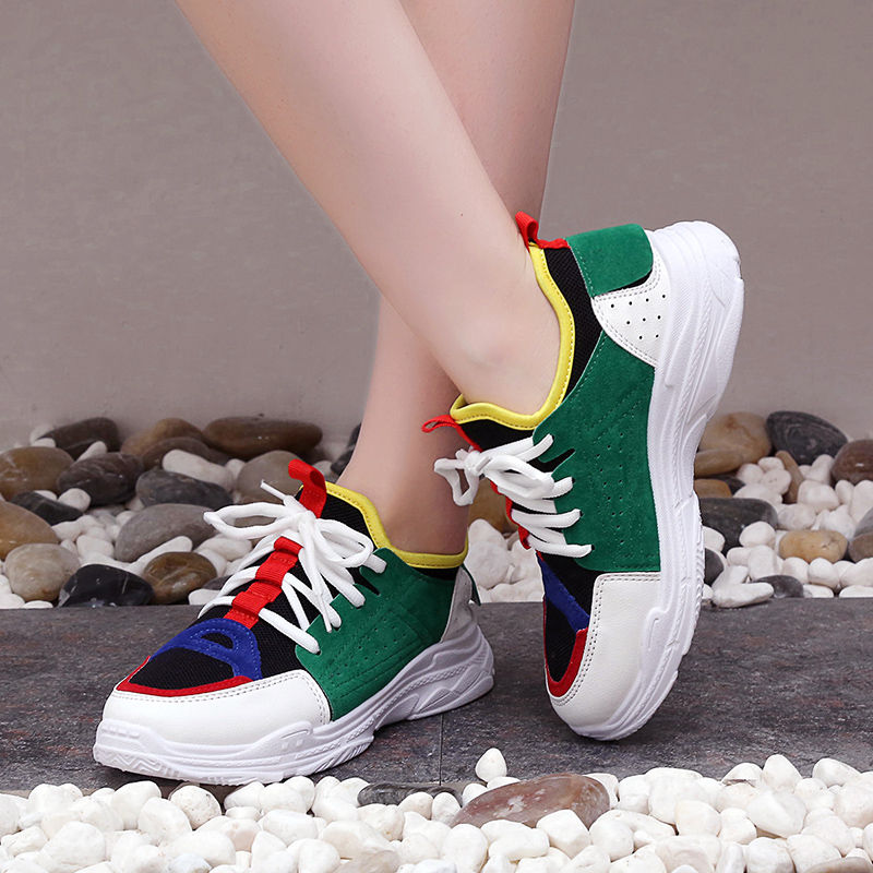 今年的“秋鞋”别穿错了，潮女都在穿这样的原宿风，百搭还时髦