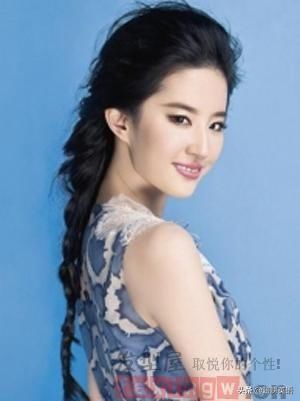  「英汉双解学习词典」天天化妆美女的最爱，英语怎么说