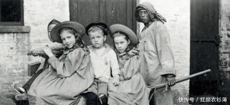 20万难民逃到中国，和平安定却不愿回去，难民我想要加入你们