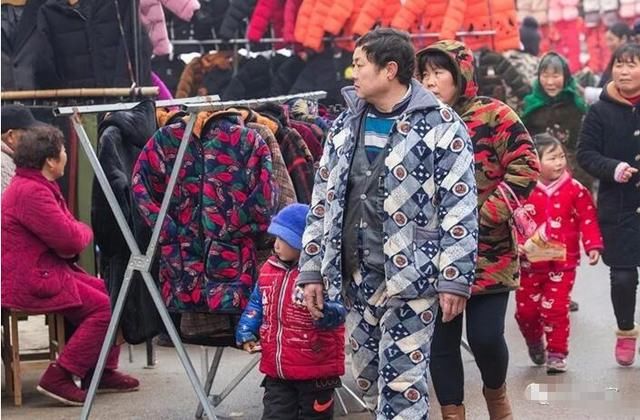 过年前后，农村兴起“五大怪象”，农民哽咽，专家：人心不古