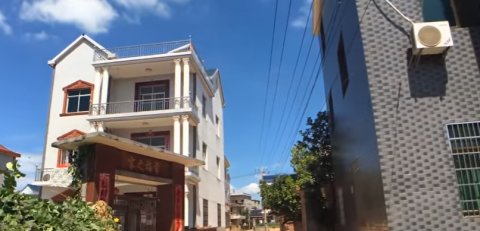 江西农村竟然家家都有大别墅 外地人都来围观了