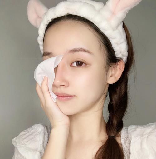  气质|比“锁骨发”还火的发型来了！它叫“人鱼卷短发”，气质又显脸小