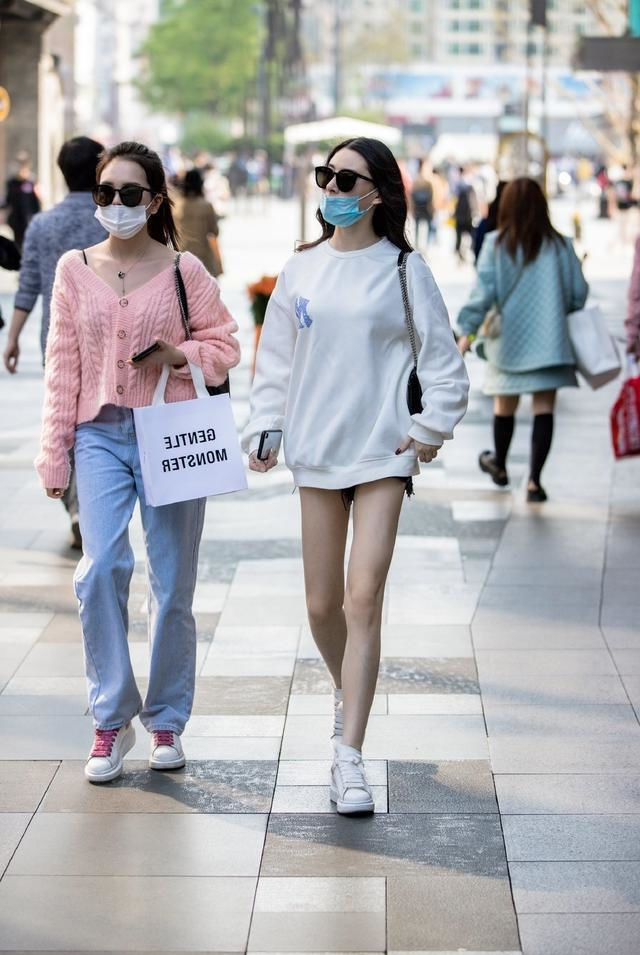 美女|美女穿黑色的针织裙简洁大方, 特别好看