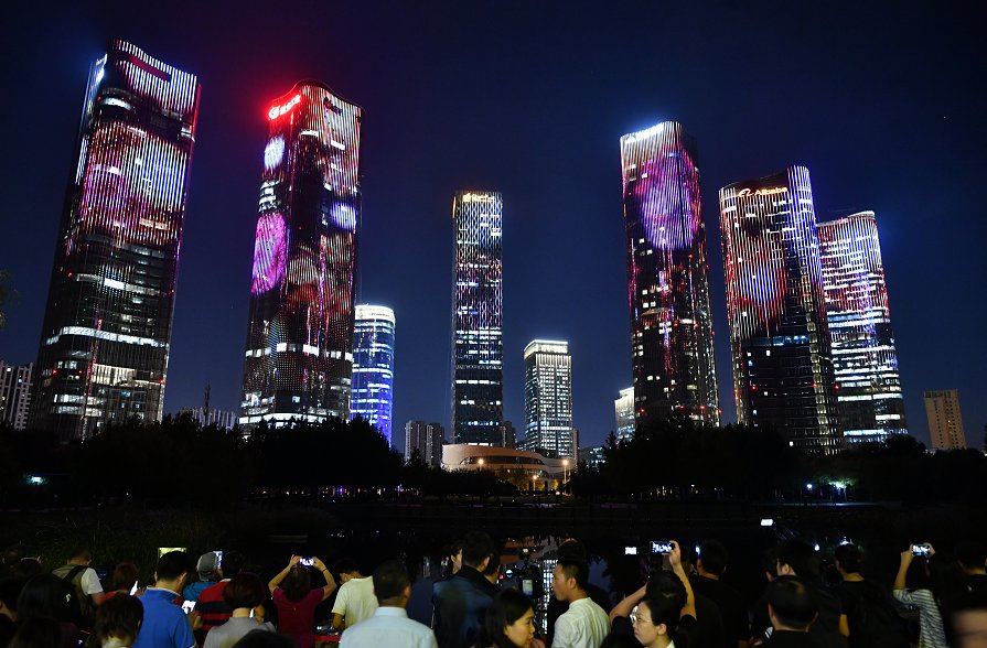  「国贸」国庆期间，北京国贸、望京、三里屯等地将上演国庆灯光