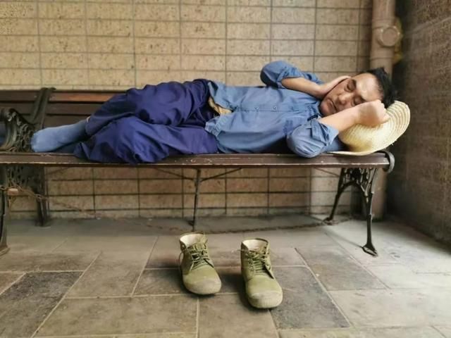  赵彬：看完这个外卖小哥的朋友圈，我惊了