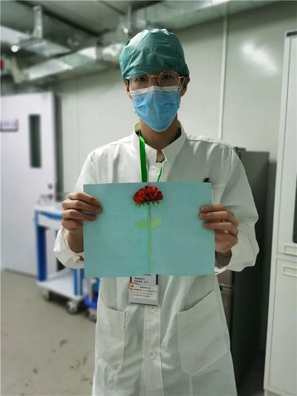  『妈妈』男孩子为什么学护理？这个答案暖了......