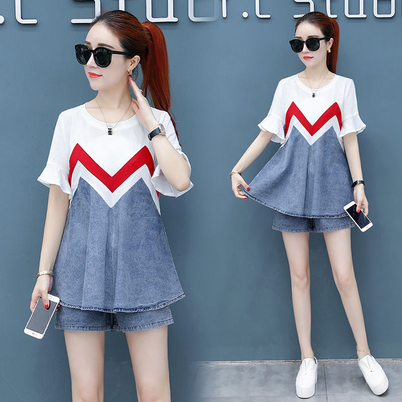 女朋友穿上这短裤套装真好看，靓丽显肤白，大方又时髦