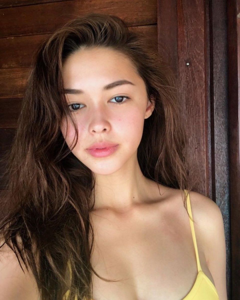 说到泳池时尚，还要看泰国小姐姐