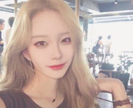 大卷长发适合什么发色?这5款发色显白修颜轻松美出新高度!