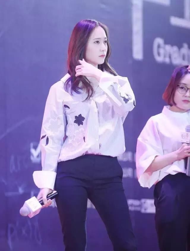 跟着外国女星这样穿，小个子秒变大长腿