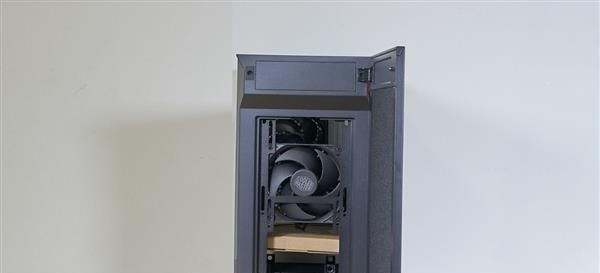  [S400]专注静音的小机箱！酷冷清风侠 S400机箱图赏