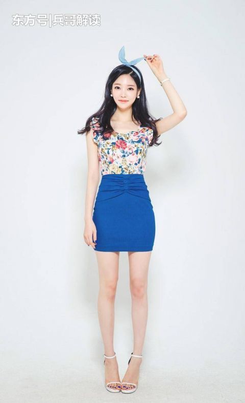  美女：花色明艳动人包臀裙, 做最靓丽的美女, 感觉如沐春风
