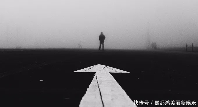  摄影师■对摄影师而言，摒弃色彩会让视觉效果更加纯粹