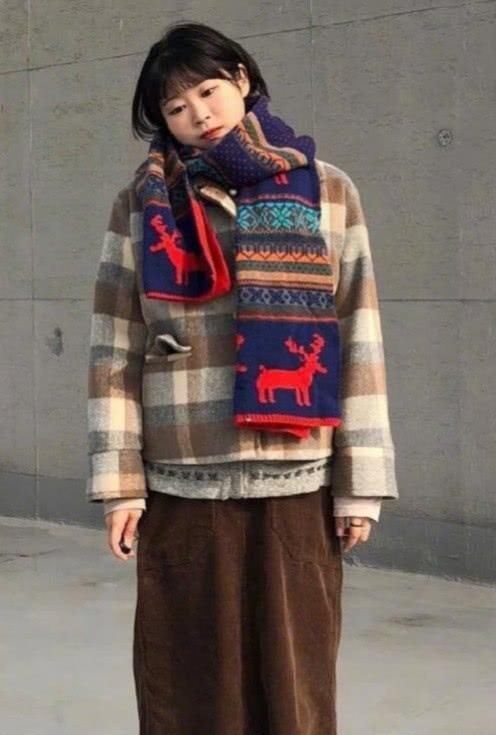  『会给人一』短发的小个子女孩看过来，2020要这样穿才够时髦，简单好模仿