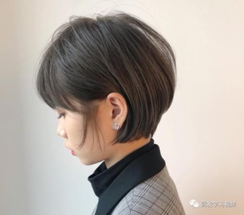  换季：夏季换季就该换发型