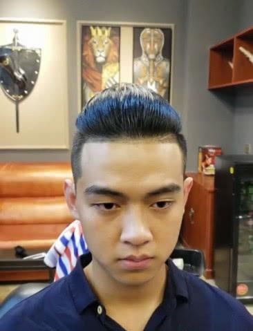 刘海长到夸张的小伙被发型师改造后，收到的情书都可以烧开水了