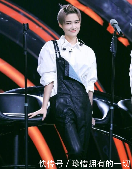 李宇春做节目最简单的发型，从春哥变回春妹，这发型得推荐给女友