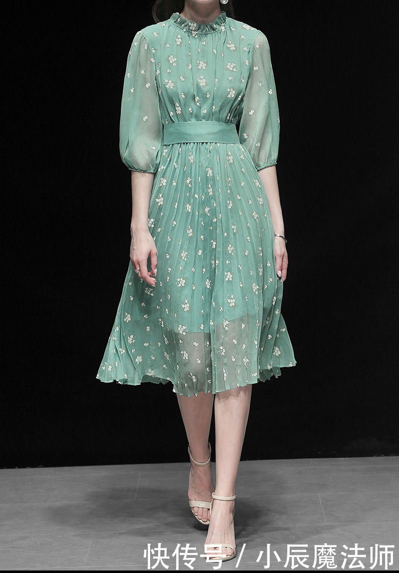 『复古方领』高级又时髦,照着穿回头率200%!