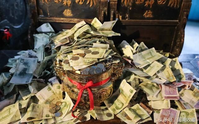 不是寺庙，不是道观，“98亿”房子钱币堆成山，为啥？