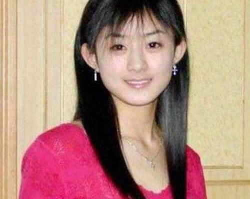 「收视」她出身农村却想当空姐,跑龙套七年被导演嘲笑,如今33岁成收视女王