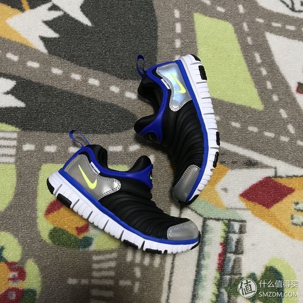 给儿子买的第N双鞋 篇四十:NIKE DYNAMO FREE 毛毛虫童鞋