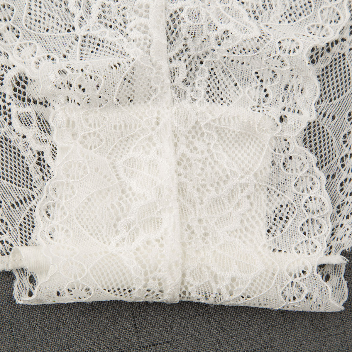 女人穿紧身衣显尴尬?试试下图丁字裤新颖大气，舒适透气不显痕