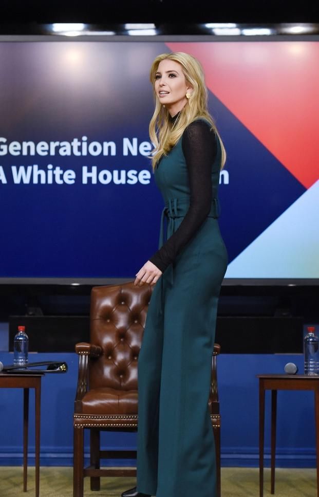 电视讲话中的伊万卡风姿，名媛气质就是这么拽