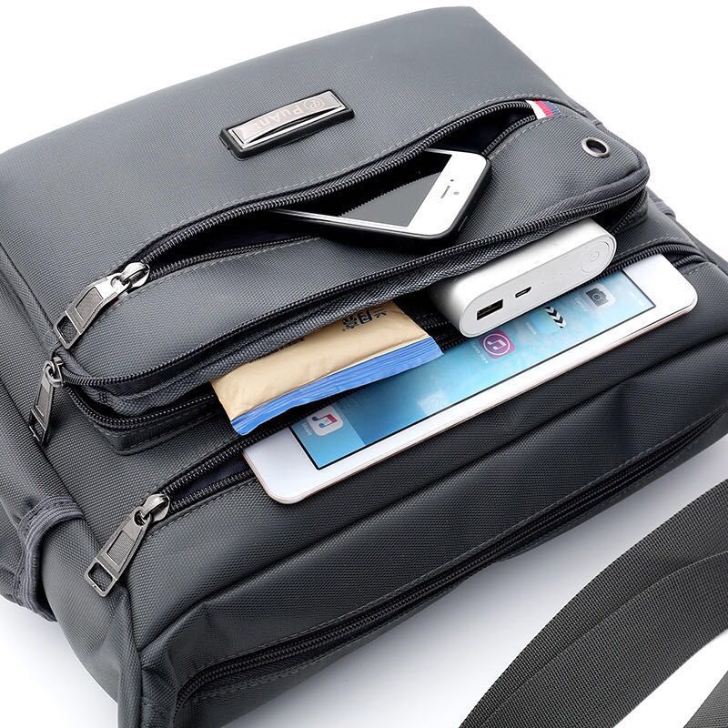 中秋快到了，若不差钱，尽量多背下图男包，潮流又实用，忒拉风