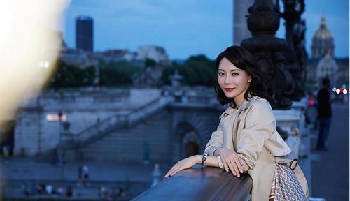  [女人]女人过了40就别再留“黑长直”了，试试这4种发型，阿姨变回姐姐