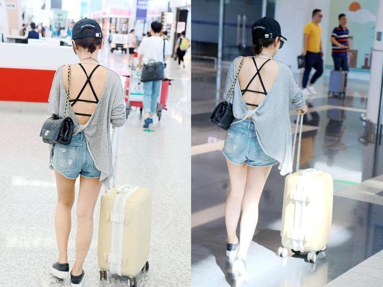 杨蓉真厉害，这么窄的裤子也能穿进去，网友:上厕所怎么办