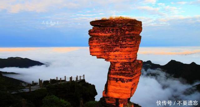 一座天桥悬空在2500米的山峰上，如何建造？至今无人能解