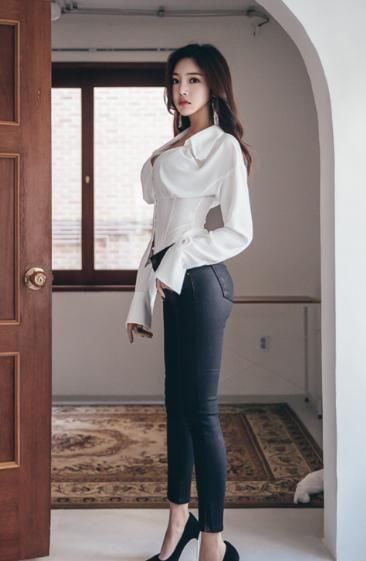 性感牛仔紧身裤，打造唯美女人