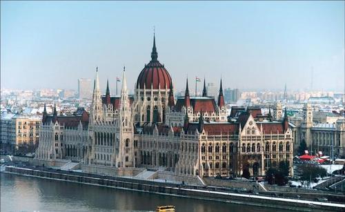 获得诺贝尔奖最多的国家，最支持中国人，四周不临海却最会玩水！