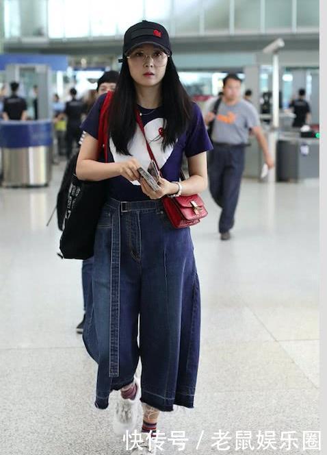 对比王艳与黄圣依的机场照，同为阔太太的两人差距太大，为什么呢