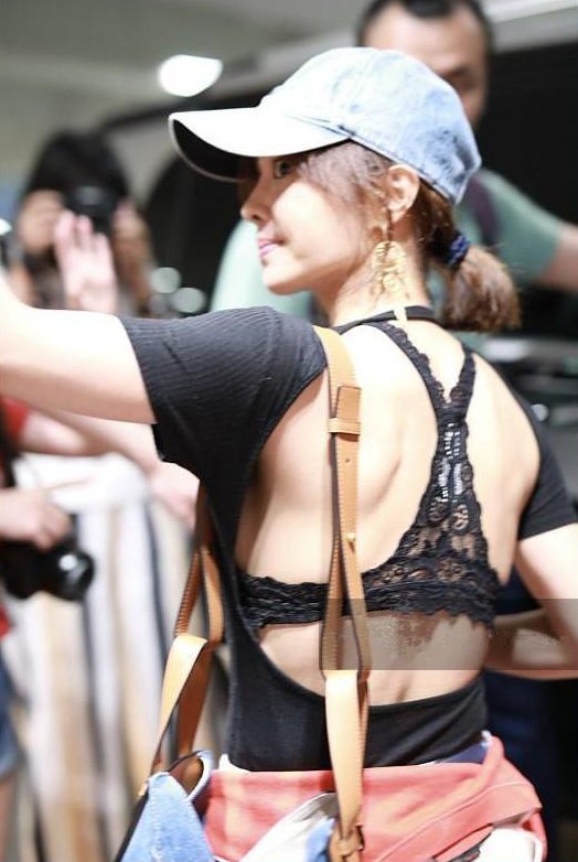 蔡依林和刘诗诗同框穿露背装，网友:终于见识真正的蝴蝶背