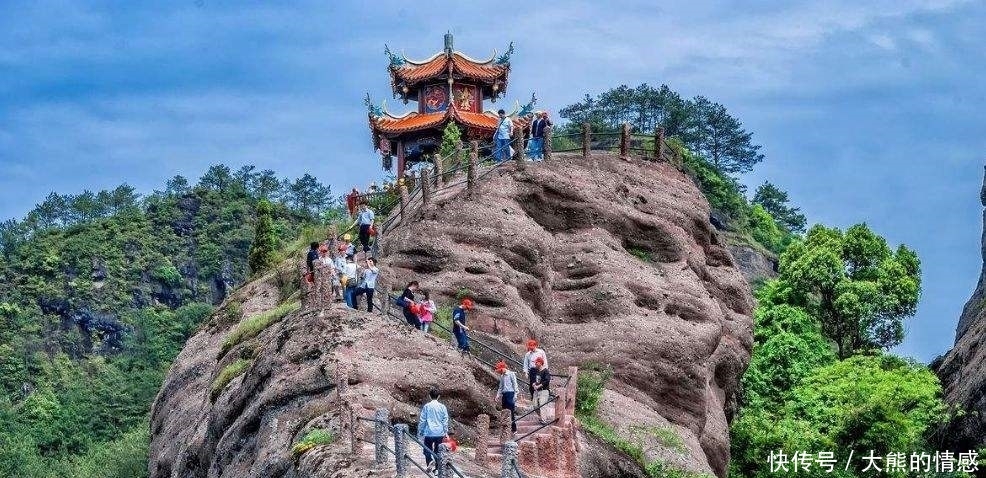 福建这座山和武夷山齐名，被誉为客家神山，名字很多人都不认识