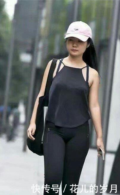 时尚有活力的打底裤美女，展示高雅格调，整个人都充满了质感！