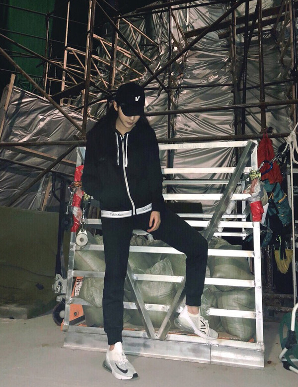 95后小花们正面PK! 是谁拉高了穿搭水准？